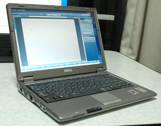 Dell Latitude X1 quaｒter view